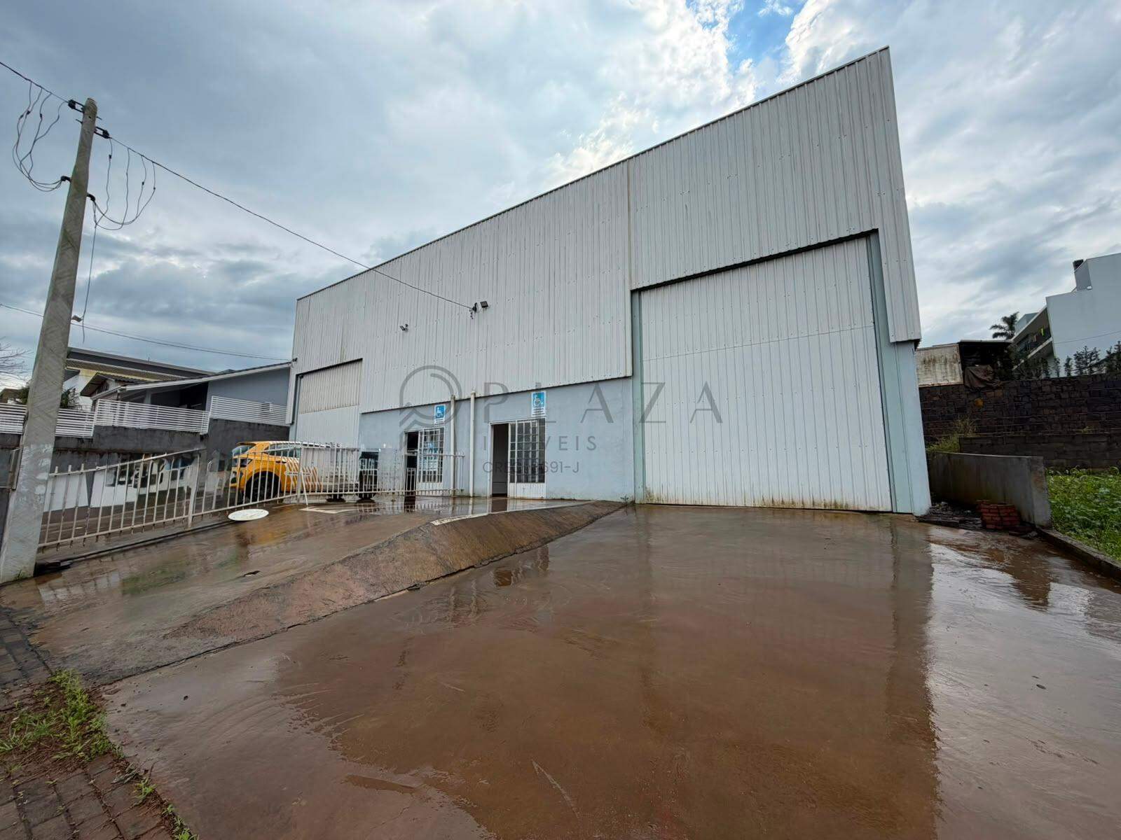 Barracão para alugar com 200m² no Trevo em Chapecó – Foto 1