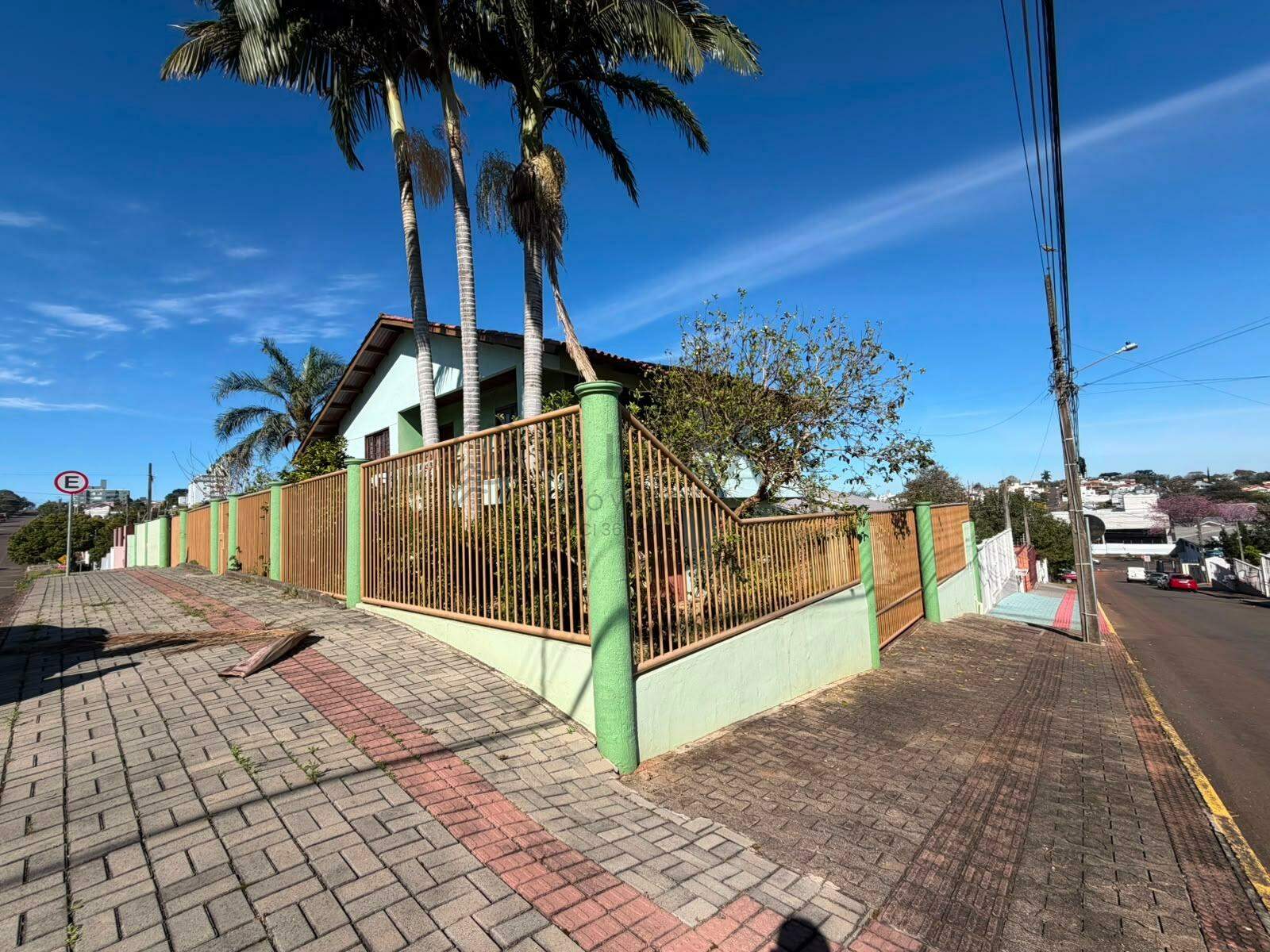 Casa para alugar com 2 quartos, 250m² no Universitário em Chapecó – Foto 1