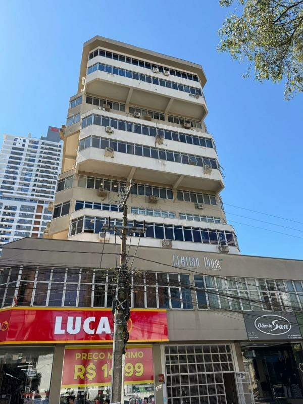 Sala Comercial para alugar com 64m² no Centro em Chapecó – Foto 1