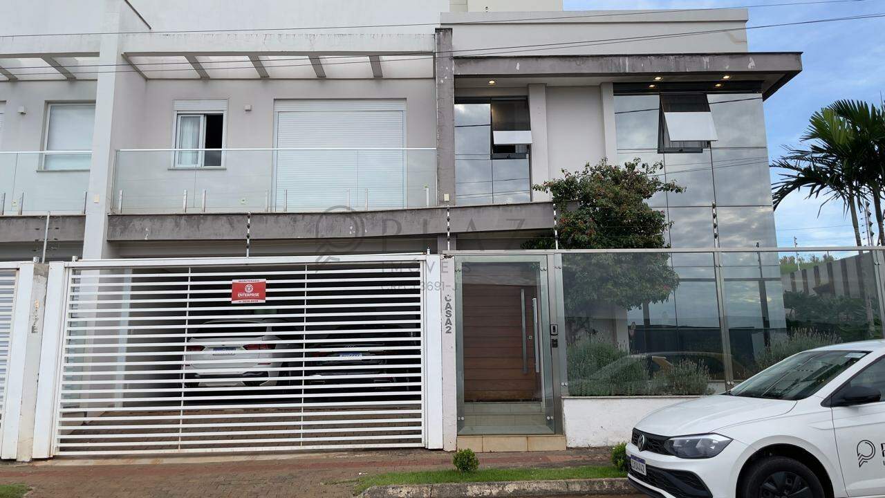 Sobrado à venda com 4 quartos, 198m² no Bom Retiro em Chapecó – Foto 1