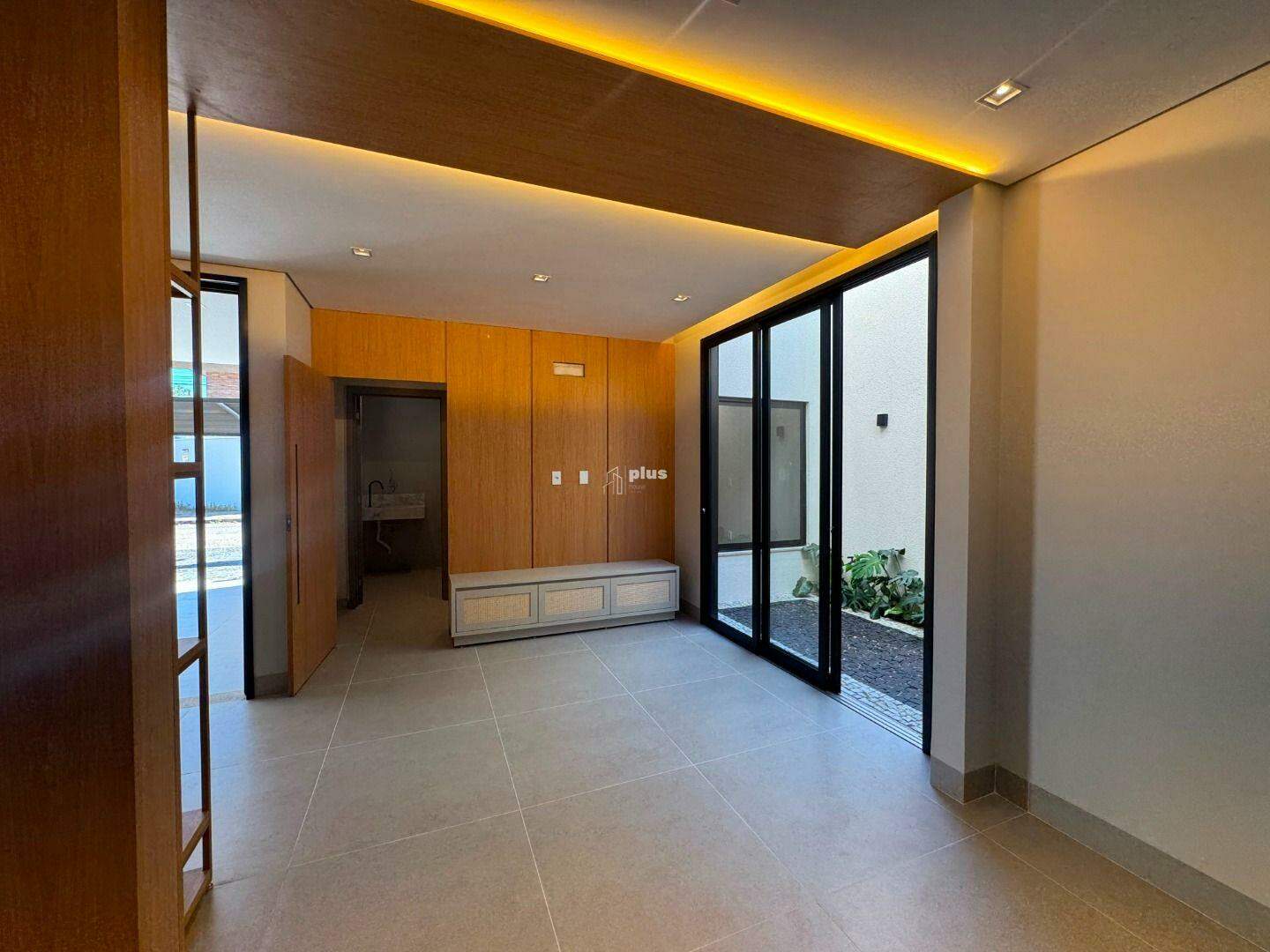 Sobrado à venda no Plano Diretor Sul: 