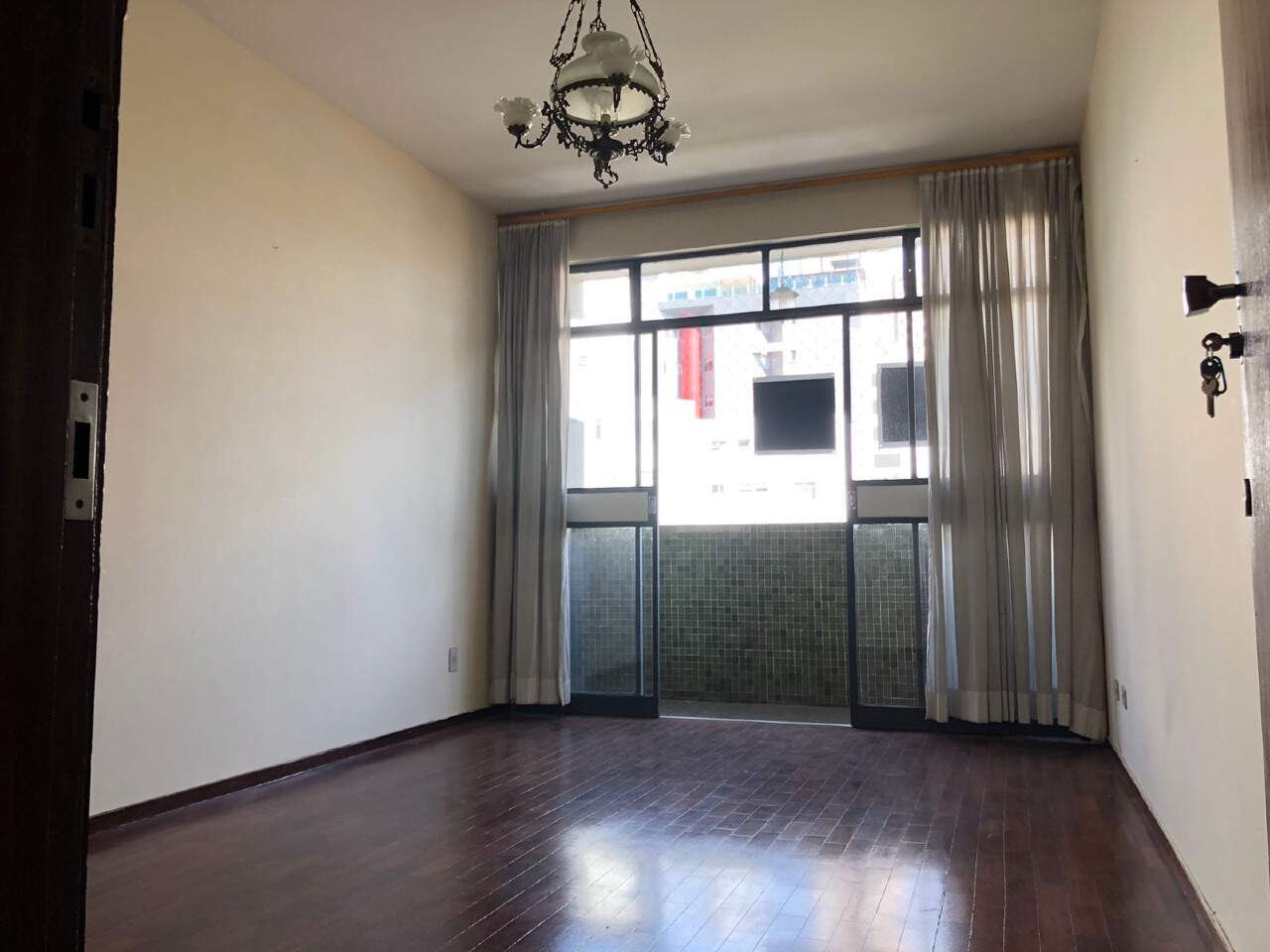 Apartamento à venda com 4 quartos, 171m² - Foto 1