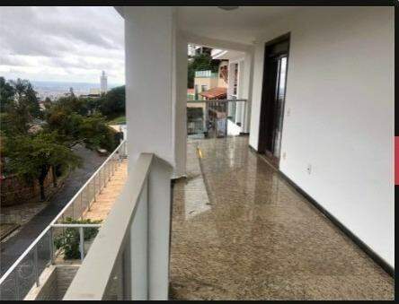 Casa à venda com 6 quartos, 480m² - Foto 10