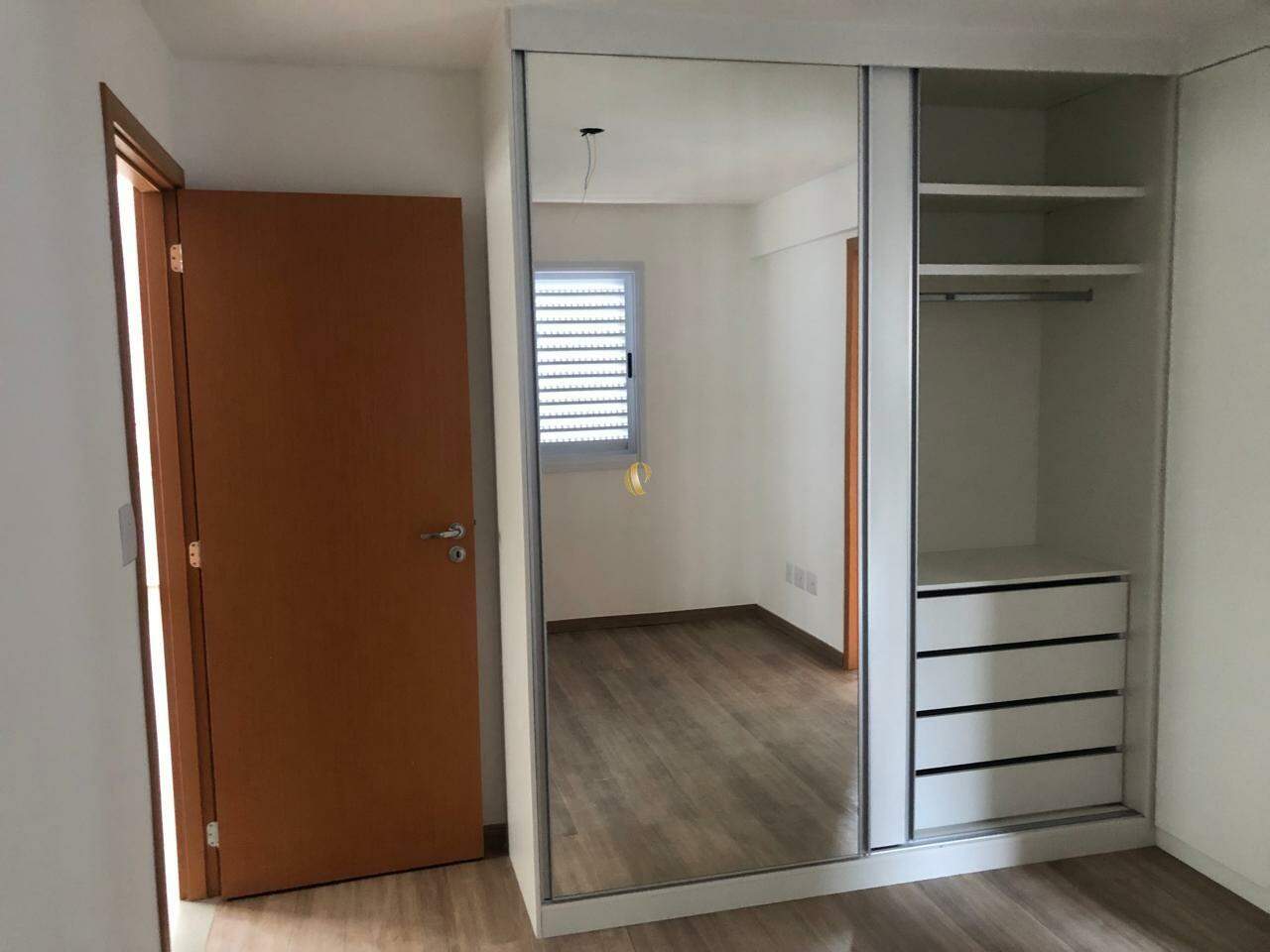 Apartamento à venda com 2 quartos, 62m² - Foto 11