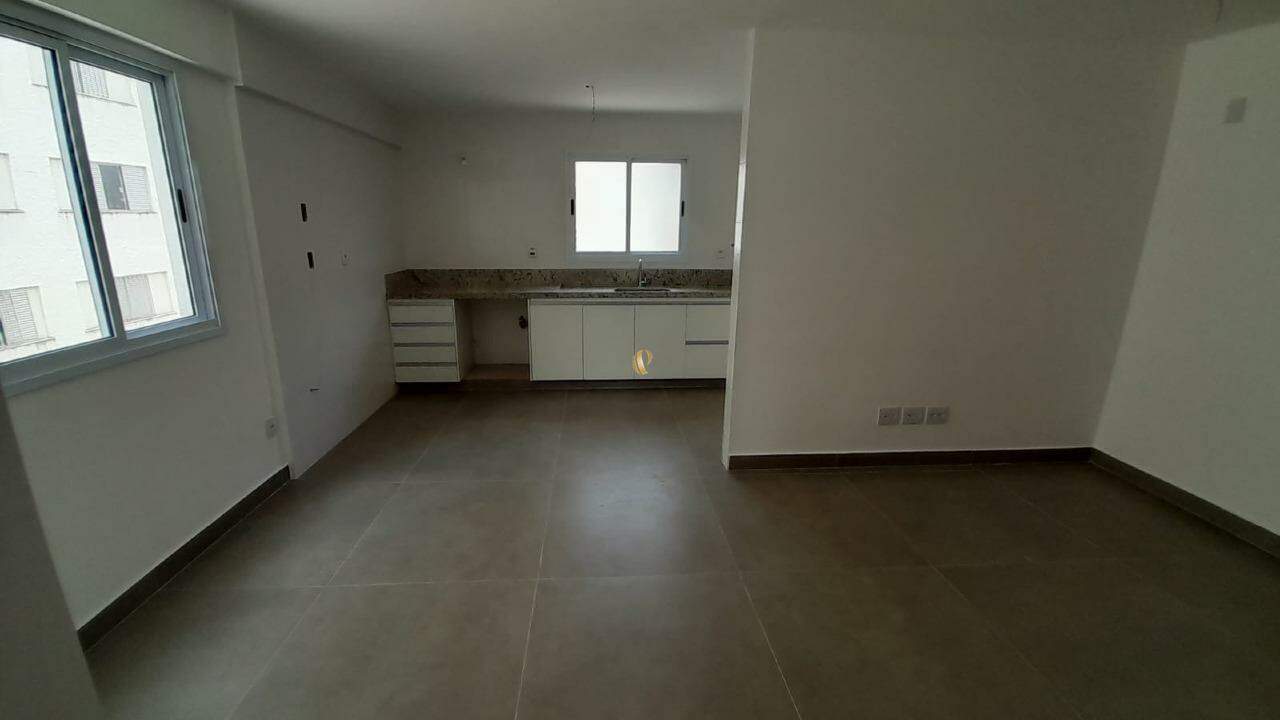 Apartamento à venda com 2 quartos, 62m² - Foto 5