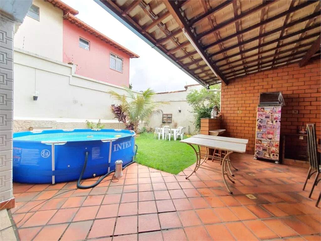 Casa à venda com 5 quartos, 314m² - Foto 1