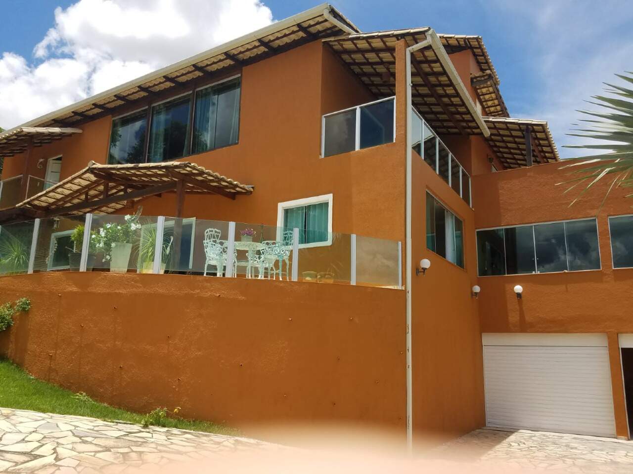 Casa à venda com 6 quartos, 600m² - Foto 1