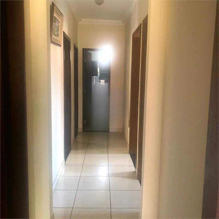 Casa à venda com 4 quartos, 218m² - Foto 22