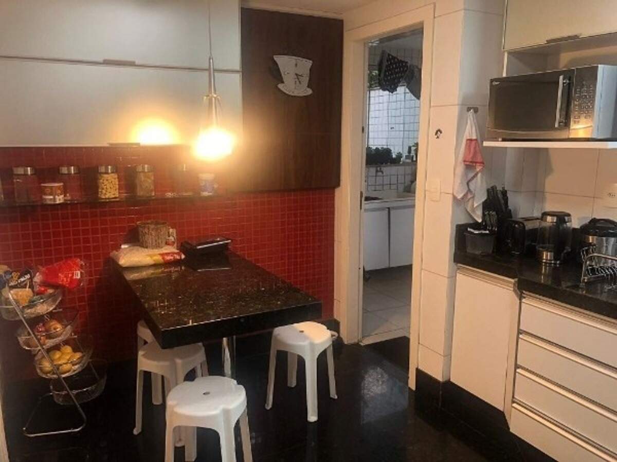 Apartamento à venda com 4 quartos, 215m² - Foto 9