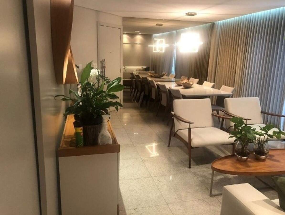 Apartamento à venda com 4 quartos, 215m² - Foto 2