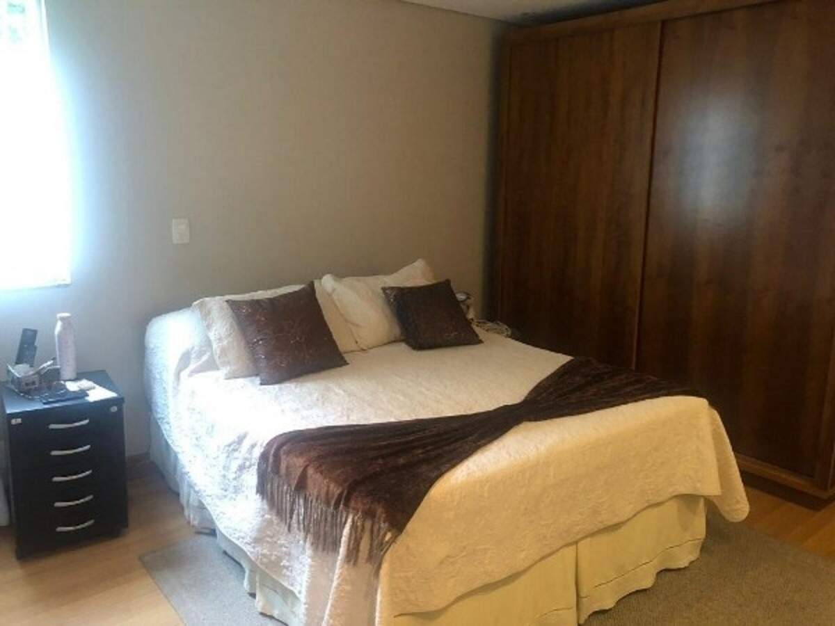 Apartamento à venda com 4 quartos, 215m² - Foto 11