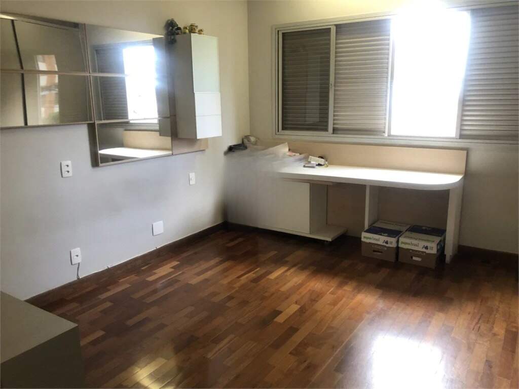 Apartamento à venda com 4 quartos, 208m² - Foto 15