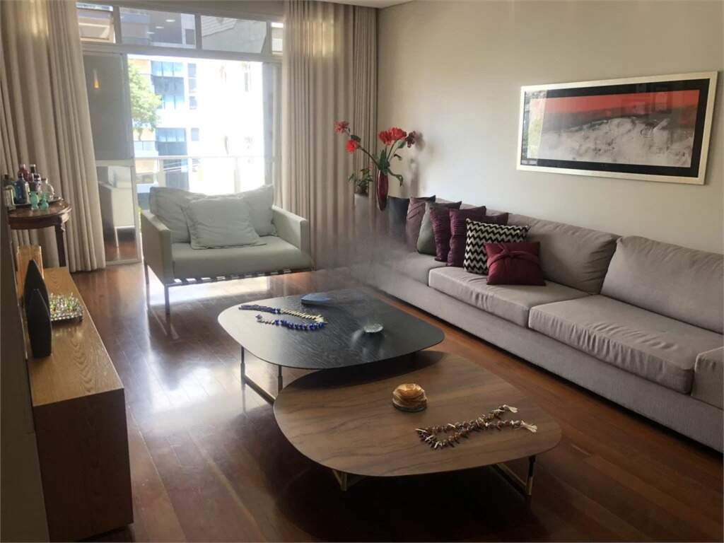 Apartamento à venda com 4 quartos, 208m² - Foto 1