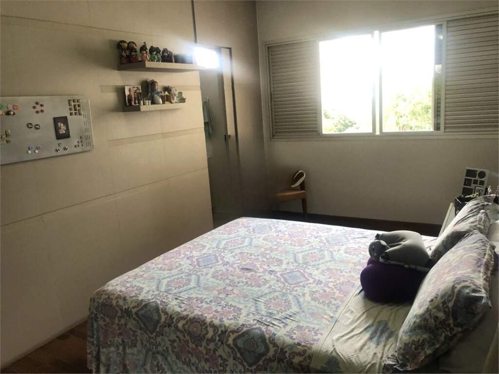 Apartamento à venda com 4 quartos, 208m² - Foto 4