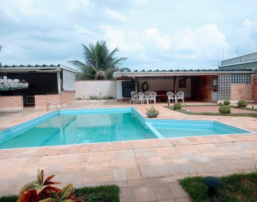 Casa à venda com 5 quartos, 240m² - Foto 5