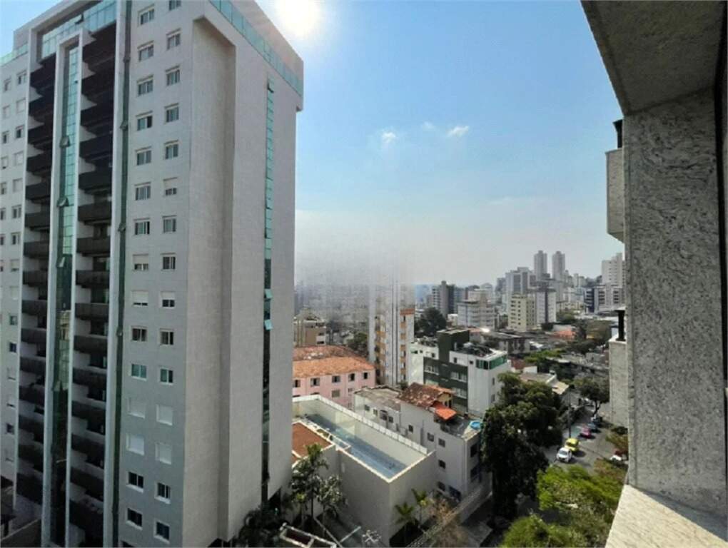 Apartamento à venda com 4 quartos, 140m² - Foto 1