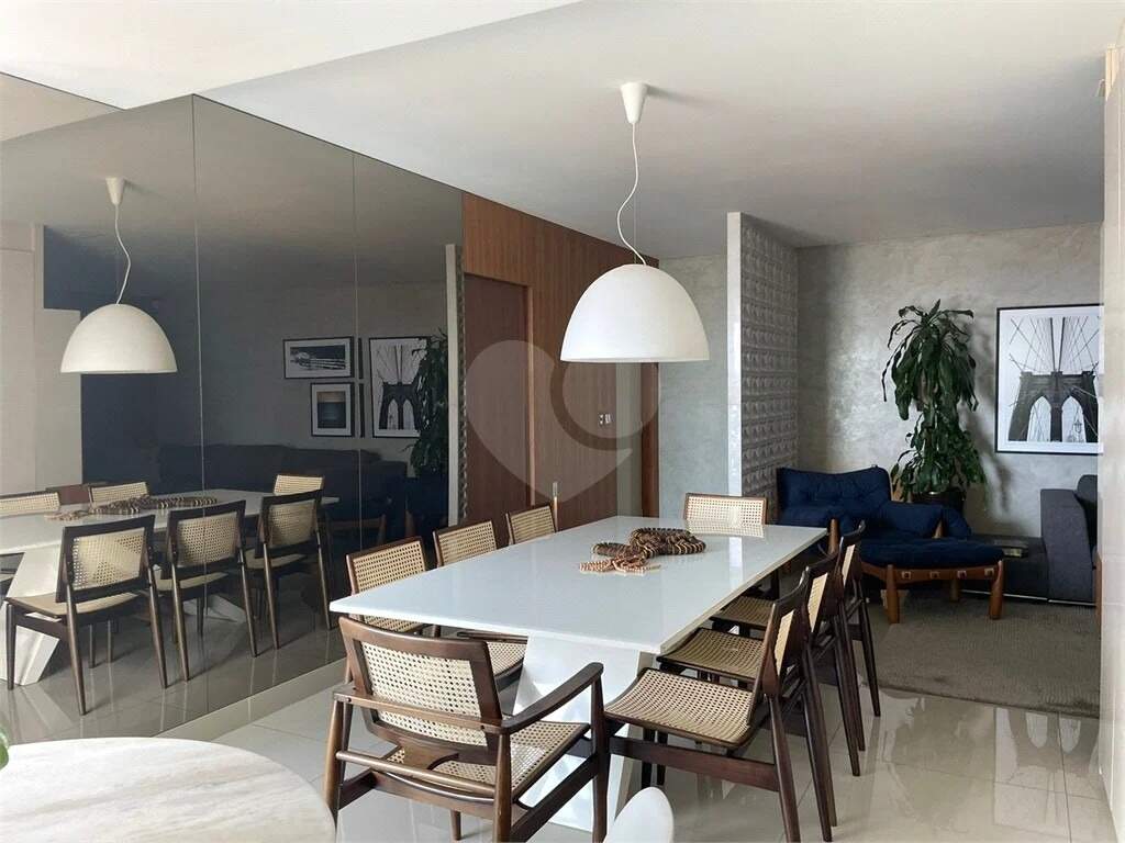 Apartamento à venda com 4 quartos, 149m² - Foto 18