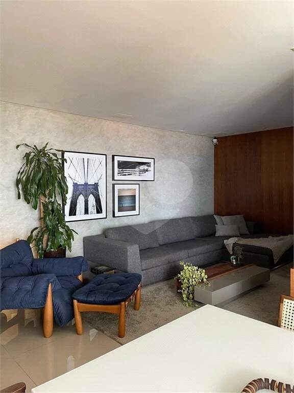 Apartamento à venda com 4 quartos, 149m² - Foto 1