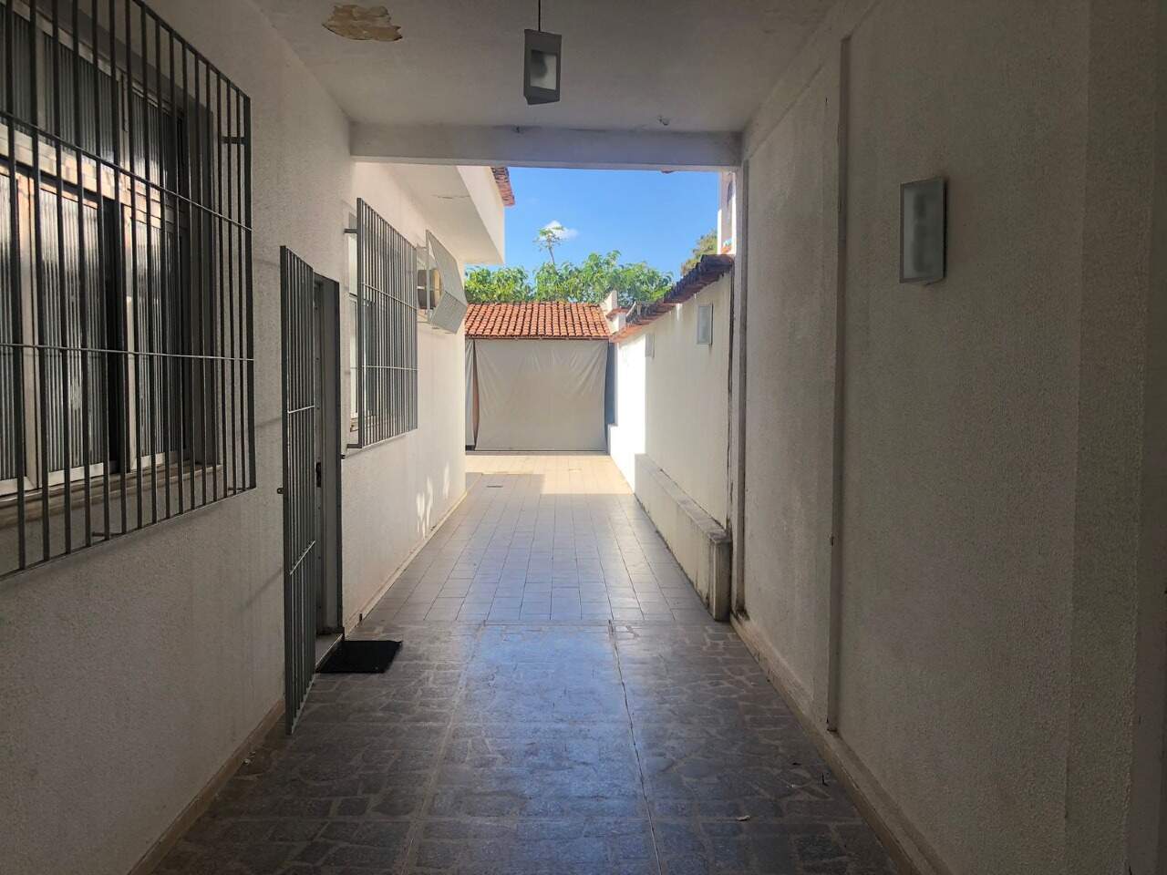 Casa à venda com 3 quartos, 279m² - Foto 1