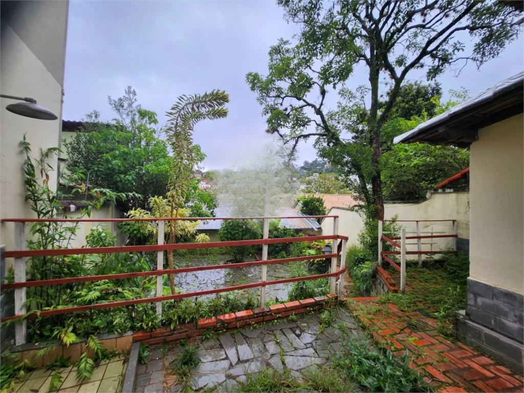 Casa à venda com 3 quartos, 357m² - Foto 3