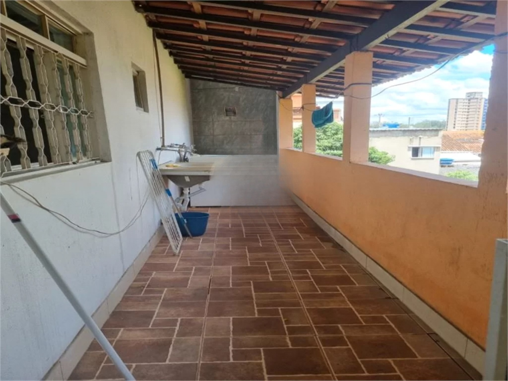 Casa à venda com 3 quartos, 223m² - Foto 1