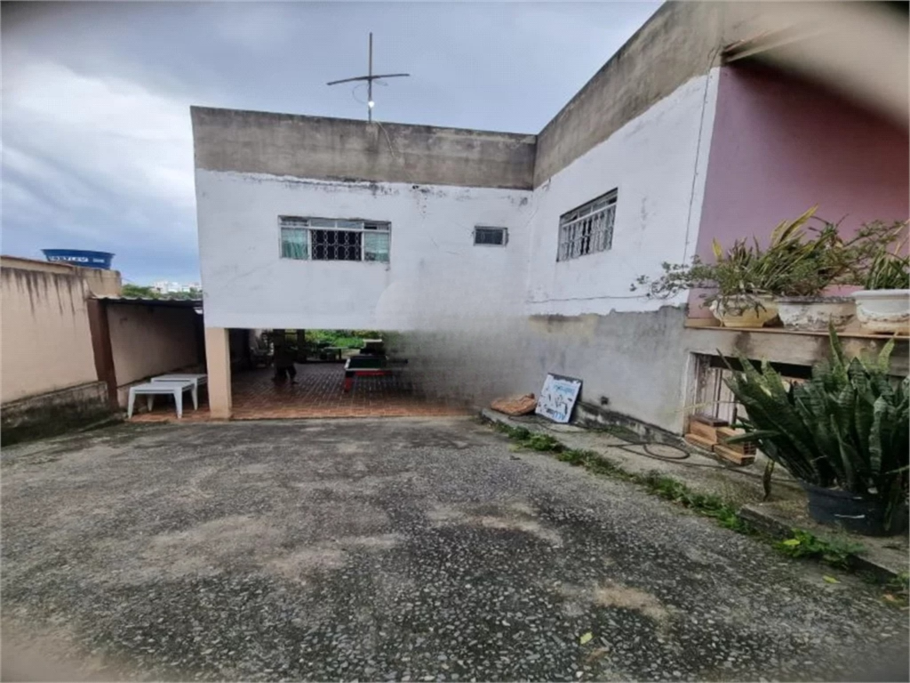 Casa à venda com 3 quartos, 223m² - Foto 8