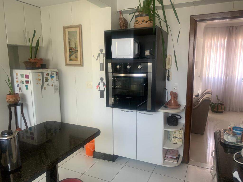 Apartamento à venda com 3 quartos, 100m² - Foto 11