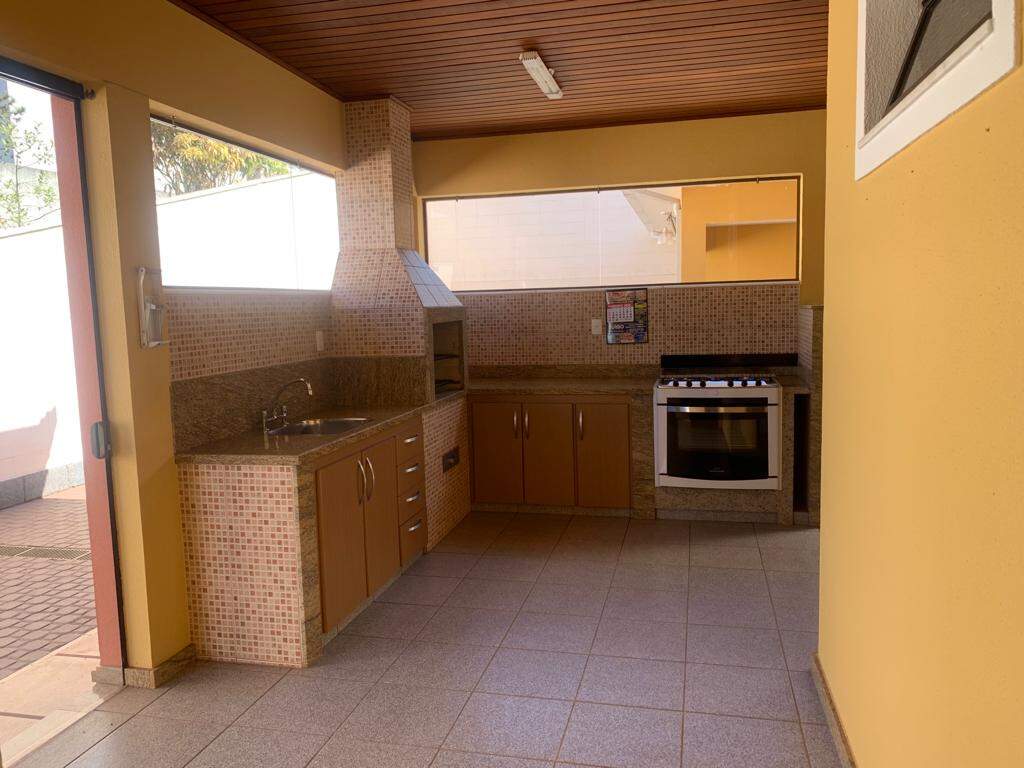 Casa à venda com 5 quartos, 304m² - Foto 12