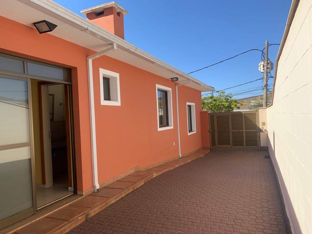 Casa à venda com 5 quartos, 304m² - Foto 9