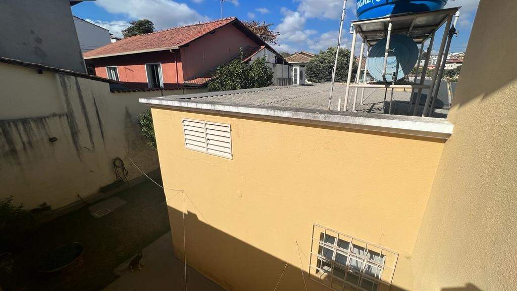 Casa à venda com 3 quartos, 194m² - Foto 3