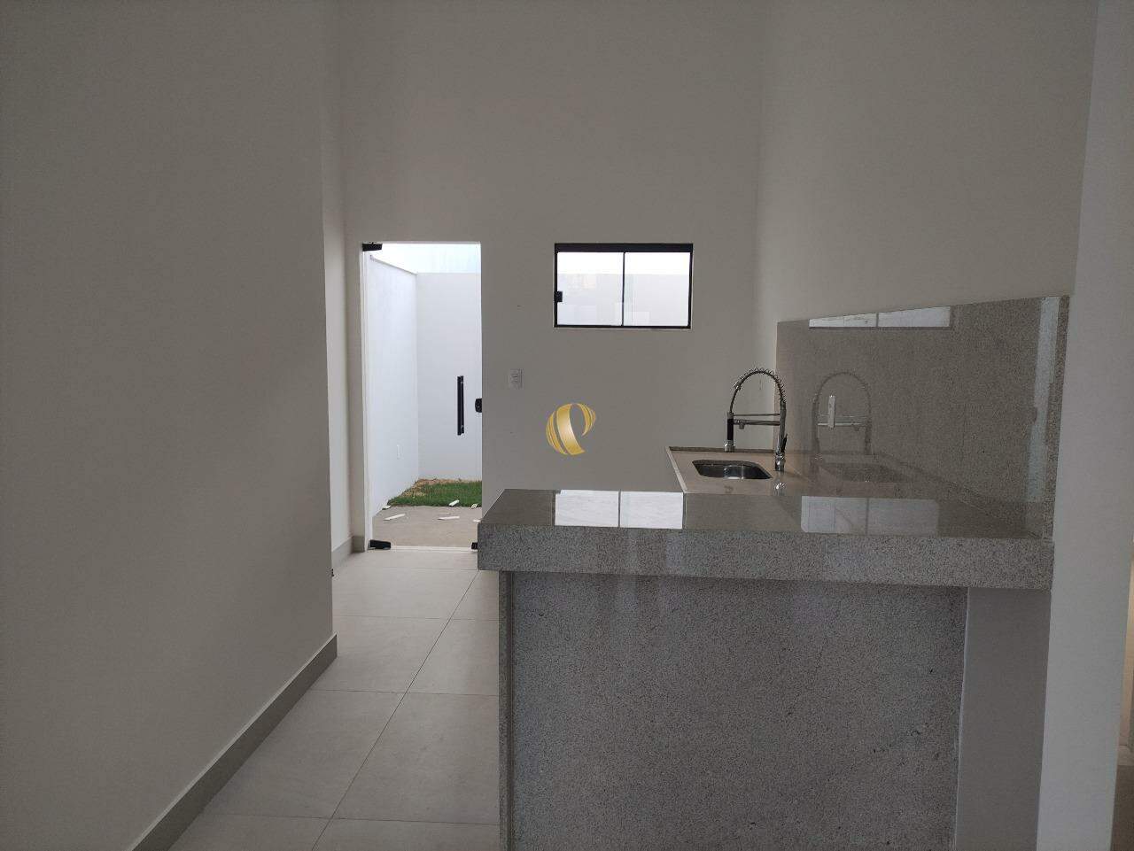 Casa à venda com 2 quartos, 61m² - Foto 4