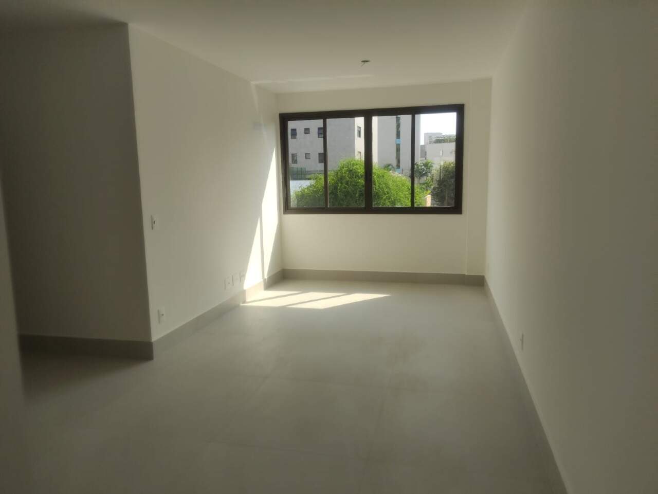 Apartamento à venda com 3 quartos, 79m² - Foto 2