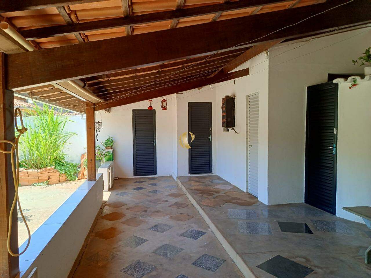 Casa à venda com 4 quartos, 223m² - Foto 2