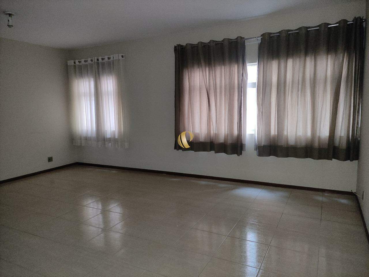 Apartamento para alugar com 3 quartos, 140m² - Foto 4