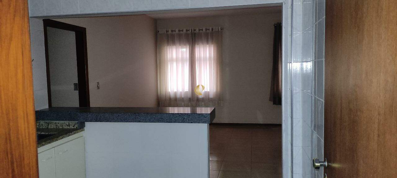 Apartamento para alugar com 3 quartos, 140m² - Foto 6