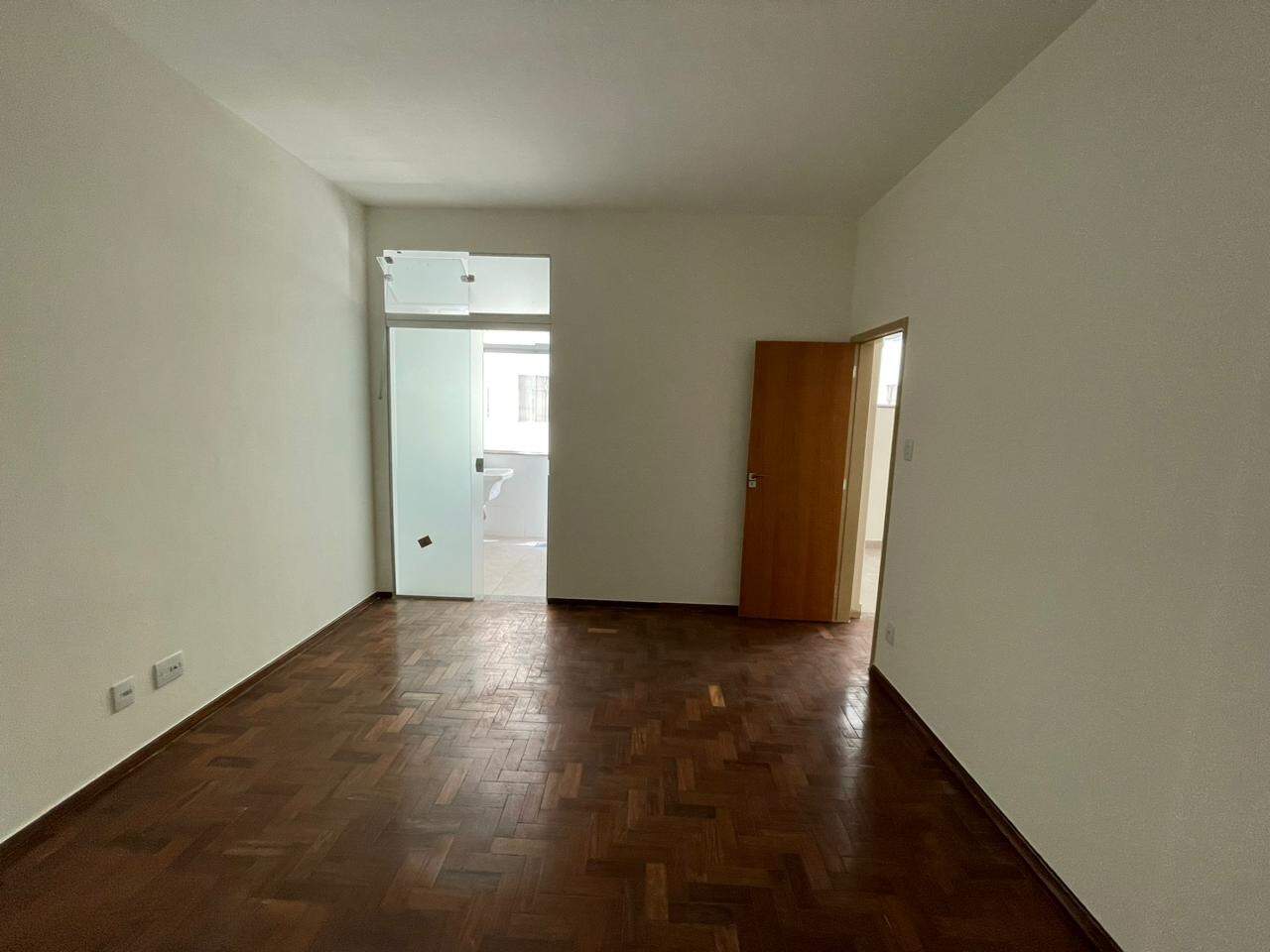 Apartamento à venda com 2 quartos, 80m² - Foto 4