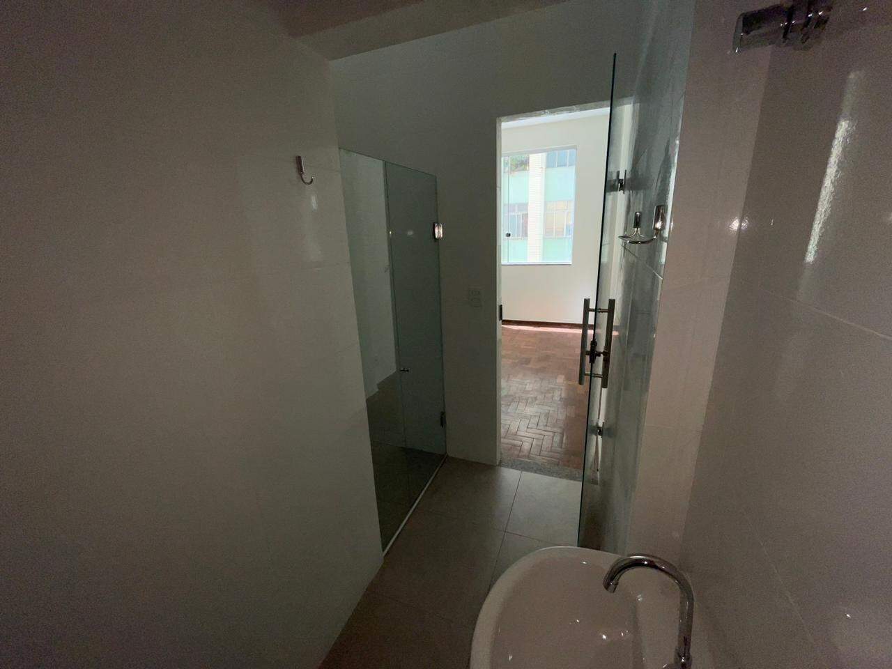 Apartamento à venda com 2 quartos, 80m² - Foto 18