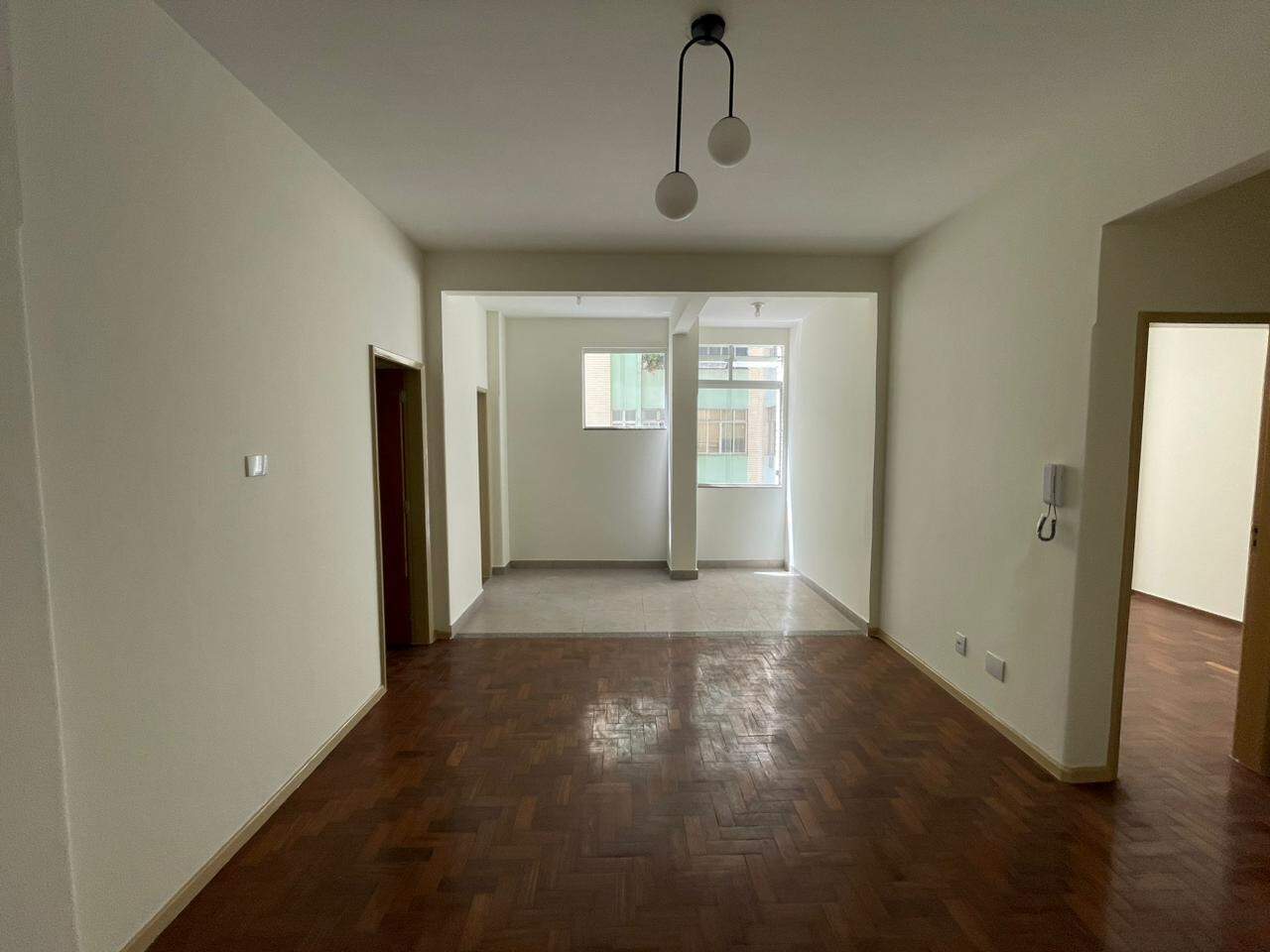 Apartamento à venda com 2 quartos, 80m² - Foto 2