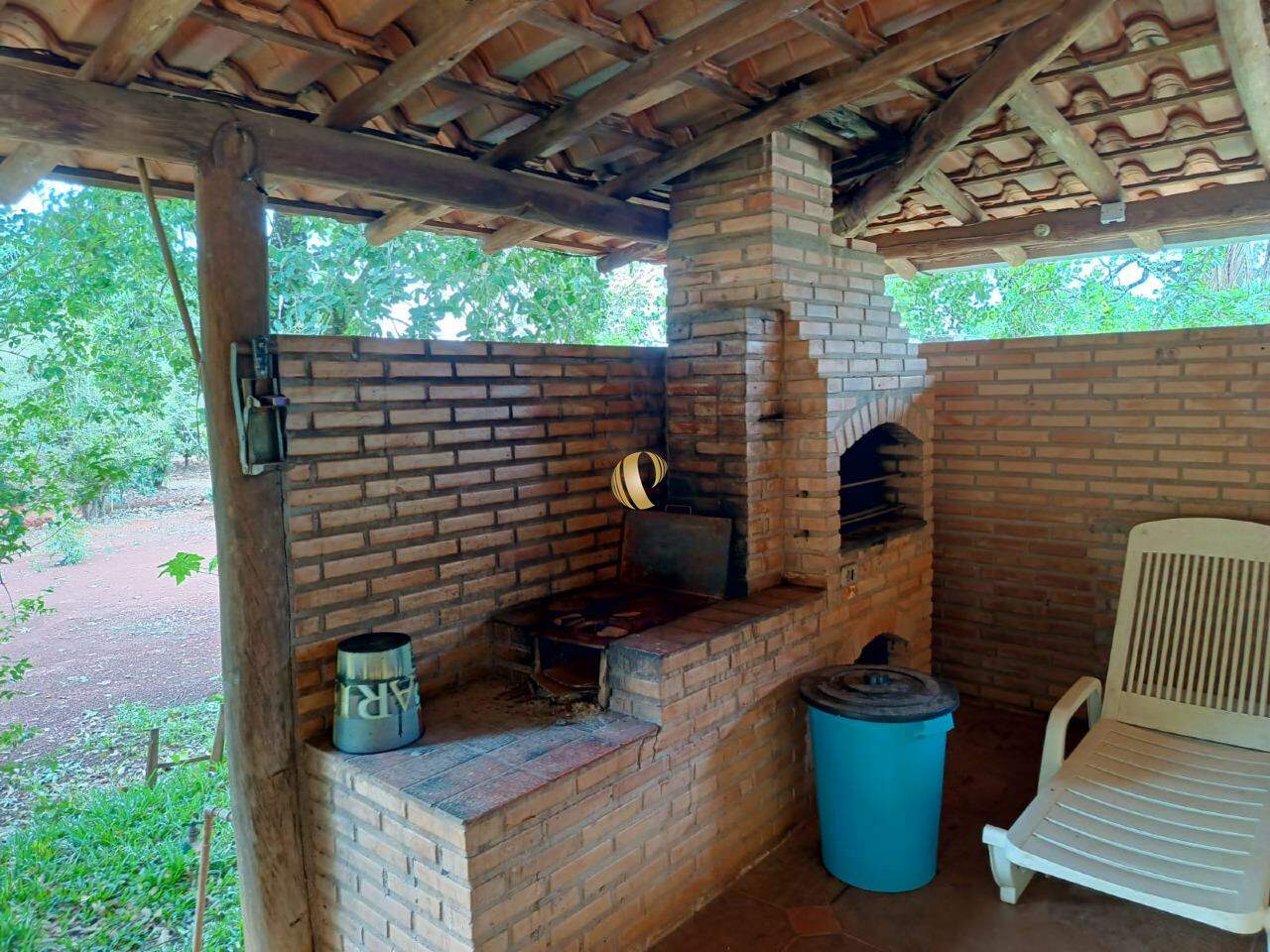 Chácara à venda com 8 quartos, 190m² - Foto 11