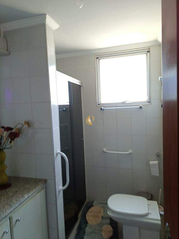 Apartamento à venda com 4 quartos, 245m² - Foto 15