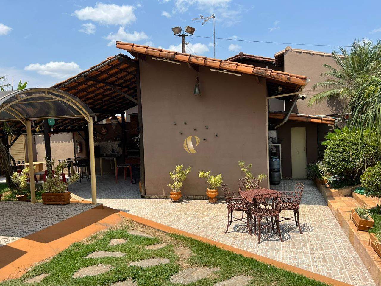 Casa à venda com 4 quartos, 217m² - Foto 5