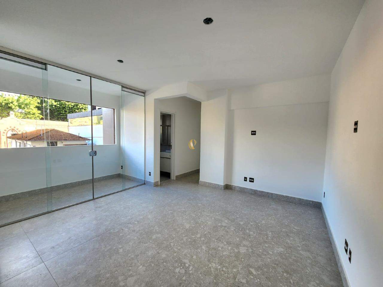 Apartamento à venda com 2 quartos, 66m² - Foto 3