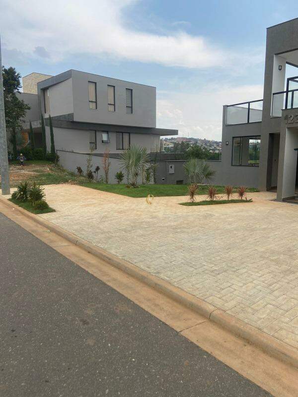 Casa à venda com 4 quartos, 489m² - Foto 1