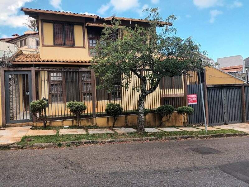 Casa para alugar com 4 quartos, 338m² - Foto 3