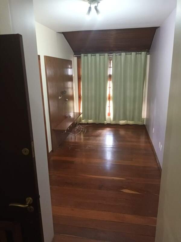 Casa para alugar com 4 quartos, 338m² - Foto 17