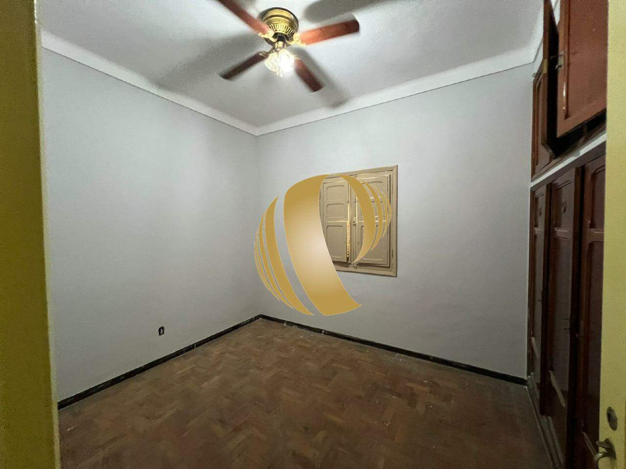 Casa à venda com 4 quartos, 241m² - Foto 11