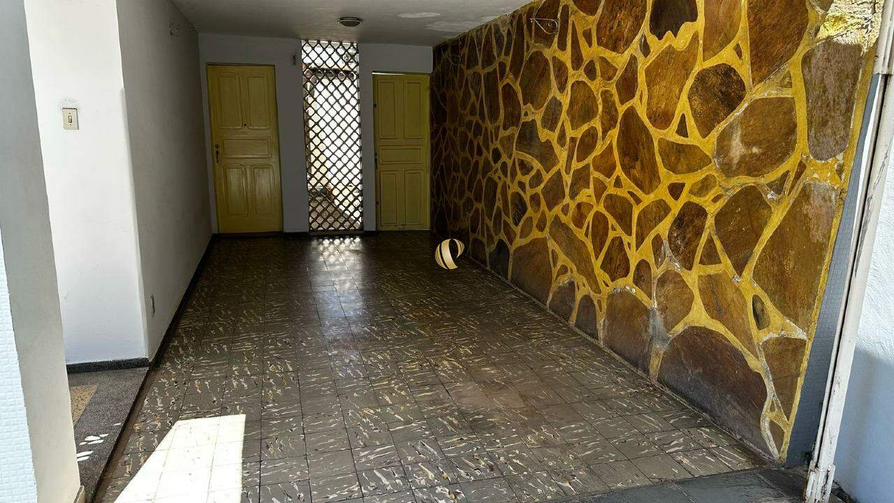 Casa à venda com 4 quartos, 241m² - Foto 4
