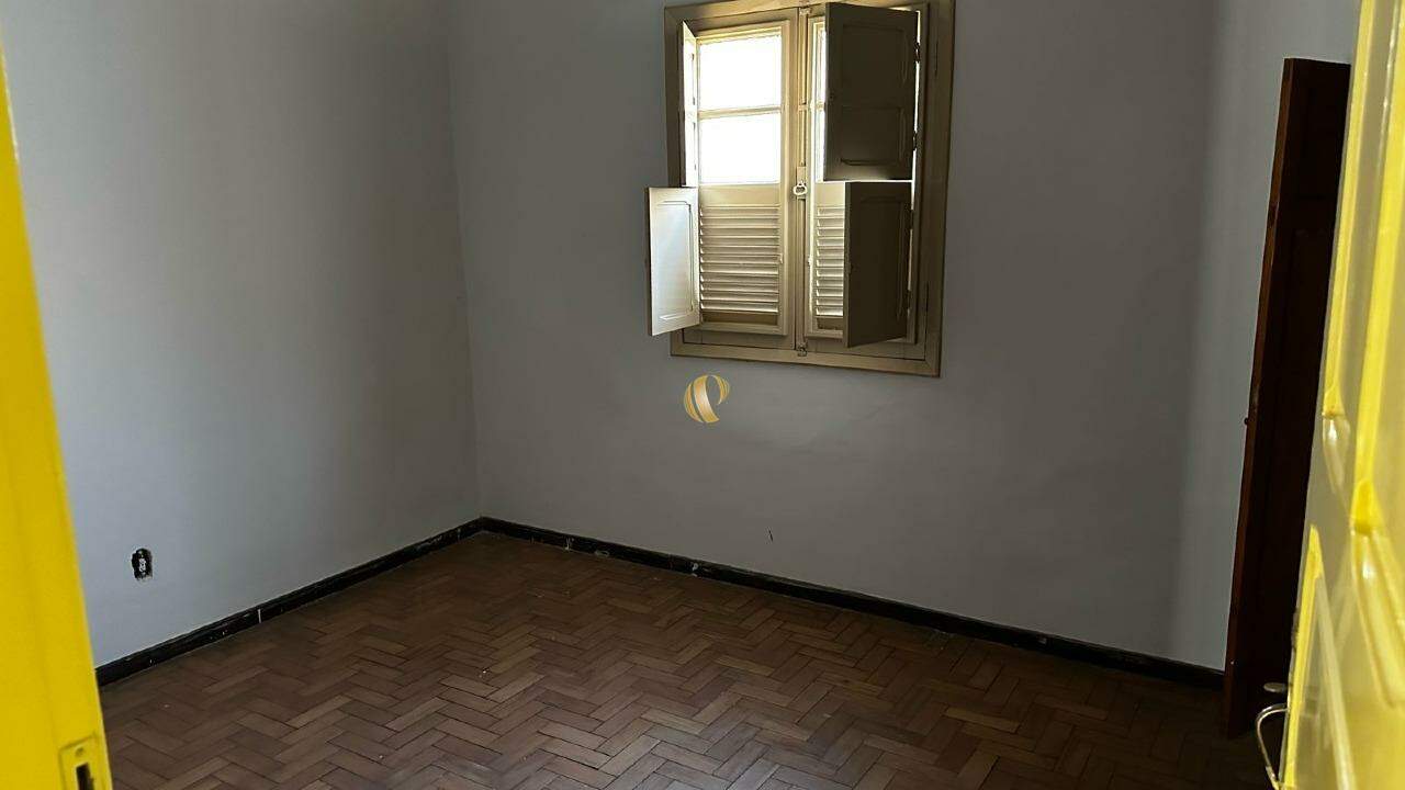 Casa à venda com 4 quartos, 241m² - Foto 12
