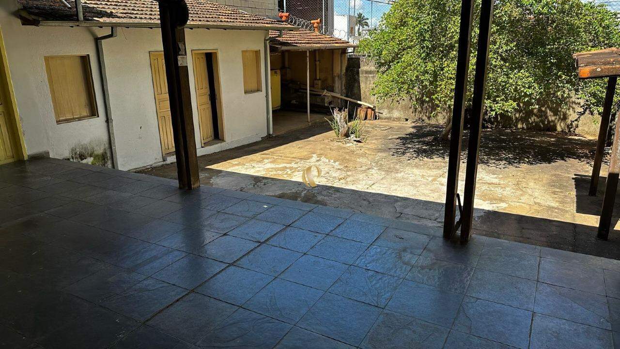 Casa à venda com 4 quartos, 241m² - Foto 24