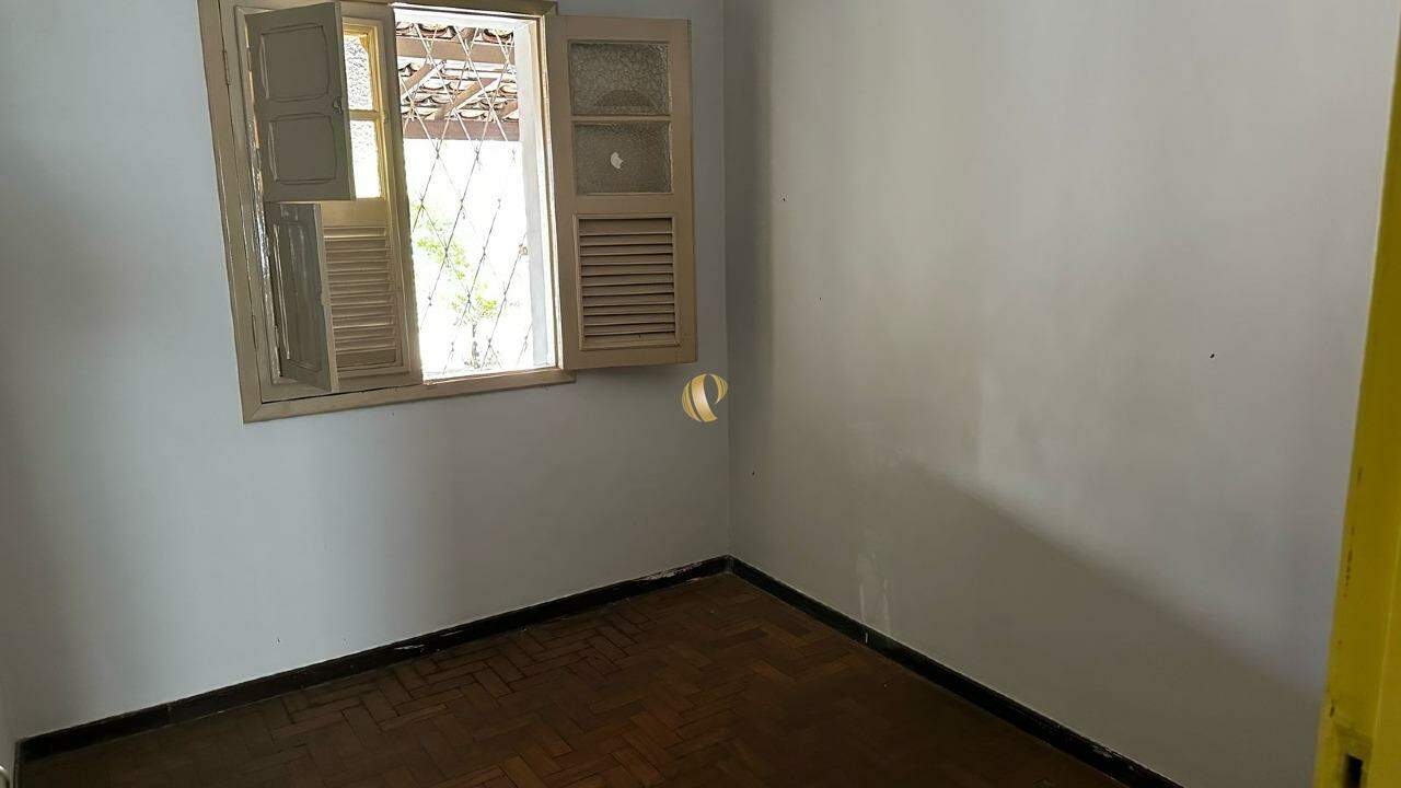 Casa à venda com 4 quartos, 241m² - Foto 13